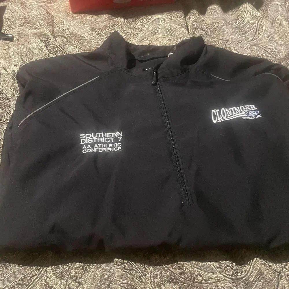 Cutter and Buck XXL Black Men's windbreaker excellent condition.